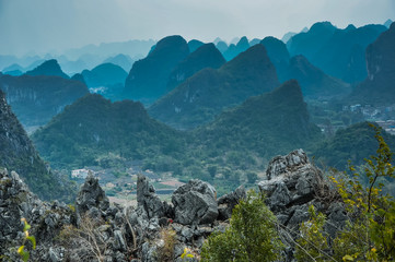 如何让笔记本显示屏关掉但是程序继续运行