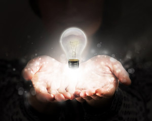 如何让笔记本显示屏关掉但是程序继续运行