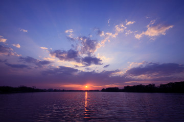 好看的白色笔记本电脑